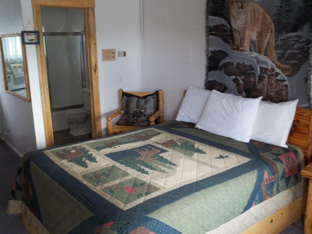 Budget Host Elk Antler Inn 서모플리스 객실 사진