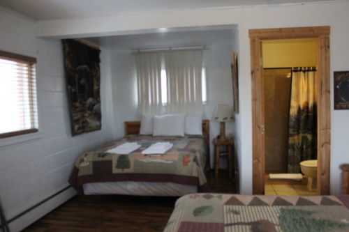 Budget Host Elk Antler Inn 서모플리스 외부 사진